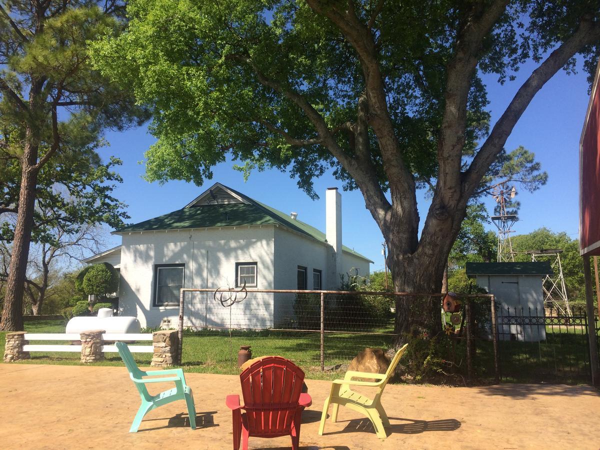 The Old Liberty Schoolhouse Bed & Breakfast Azle Exterior photo